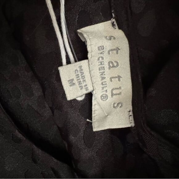 NWT Chenault Pebble Satin Like Jacquard Blouse in Black - Picture 10 of 12